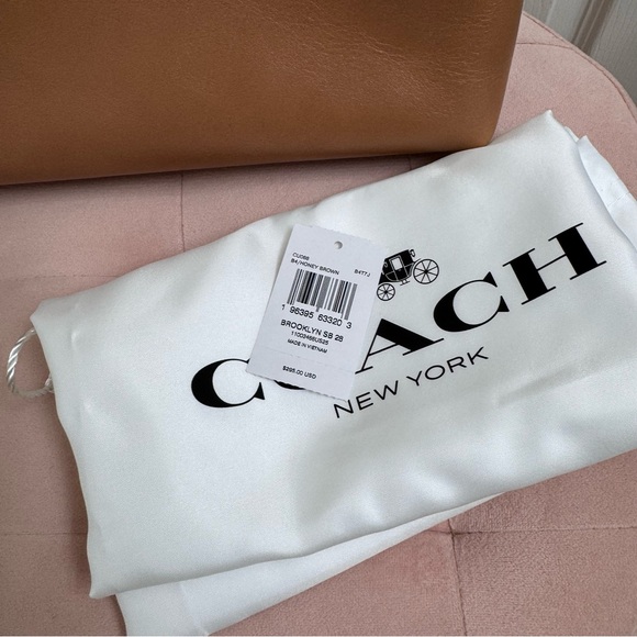 Coach Brooklyn 28 in Honey Brown - Picture 4 of 11